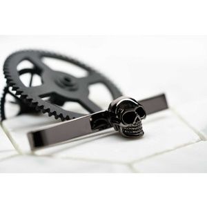 Dear Martian Mens Gunmetal Skull Wedding Tie Clip